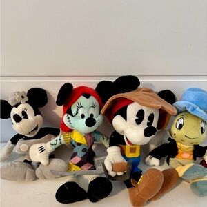 Disney Minnie Mouse Sally Nightmare, Steamboat, Mickey Pirates, Jiminy plush